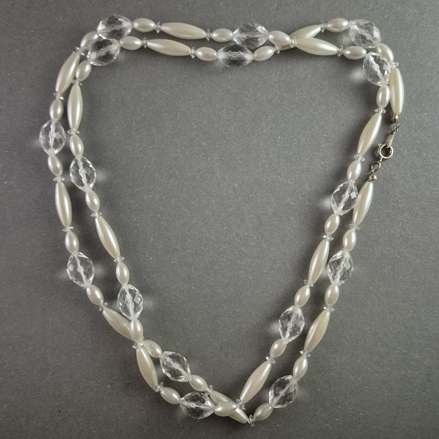 Vintage Perlenkette – Elegante Zweireihige Halskette mit Kristall-Details