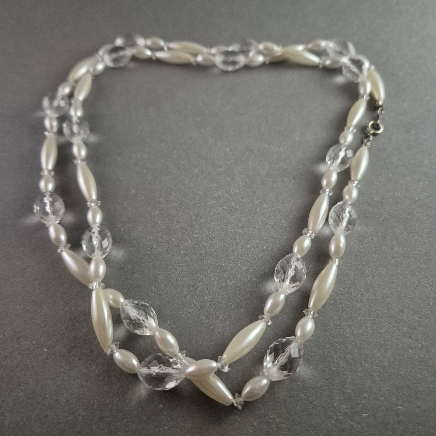 Vintage Perlenkette – Elegante Zweireihige Halskette mit Kristall-Details