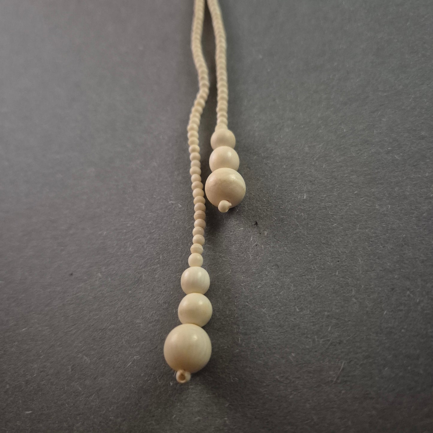 Elegante Vintage-Knotenkette in Elfenbeinoptik – Zeitlose Raffinesse