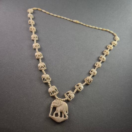 Exquisite Vintage-Kette mit Elefantenmotiven – Kunstvoll gearbeitet