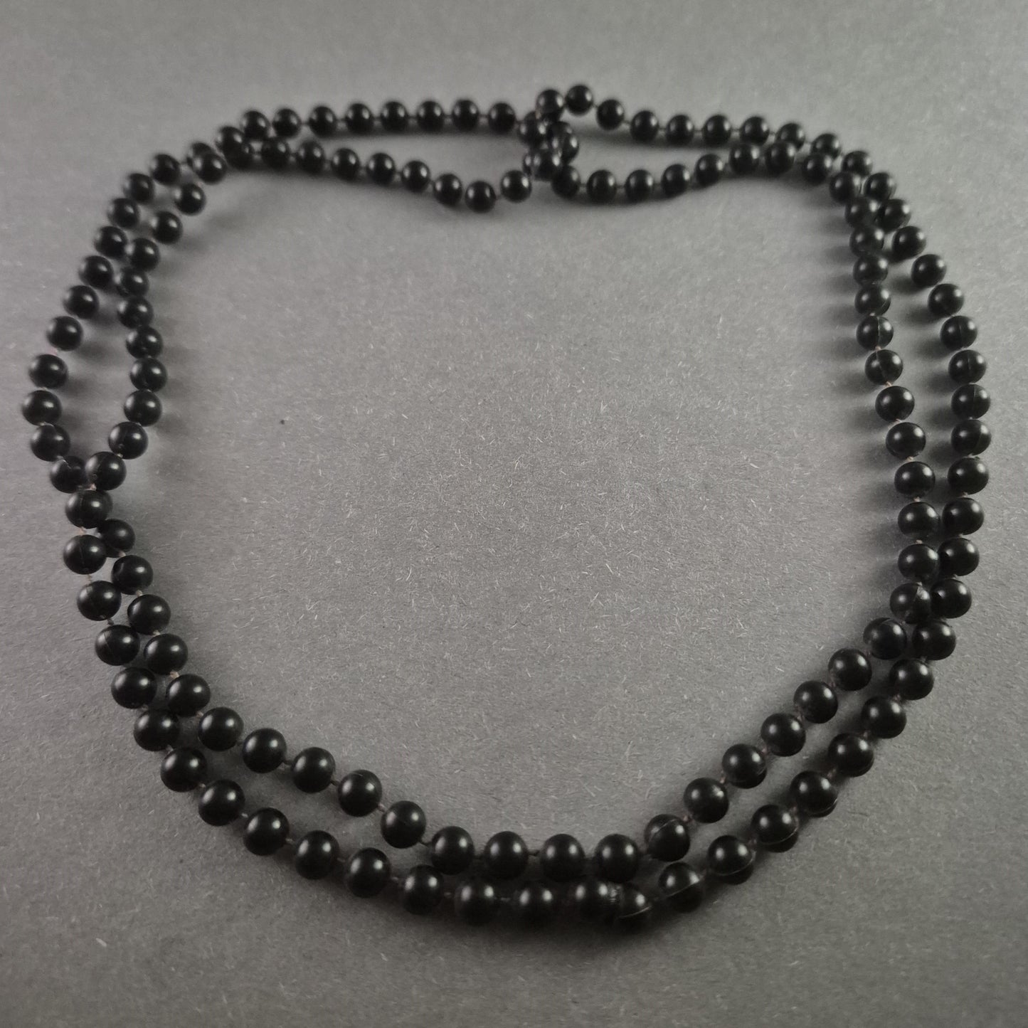 Vintage Onyx-Perlenkette – Elegante schwarze Naturstein-Halskette