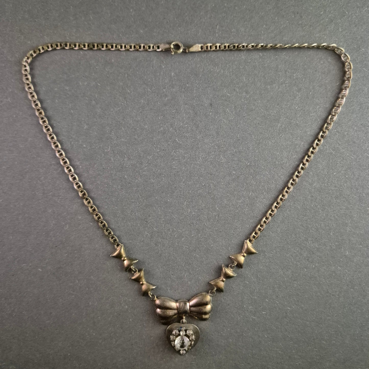 Vintage 925 Silberkette mit Schleifen & Herzanhänger – Elegante Romantik