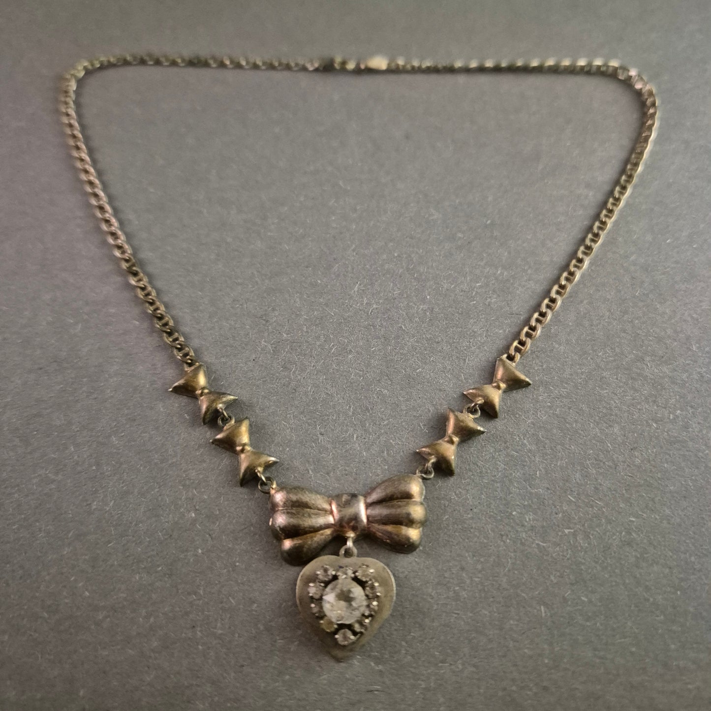 Vintage 925 Silberkette mit Schleifen & Herzanhänger – Elegante Romantik