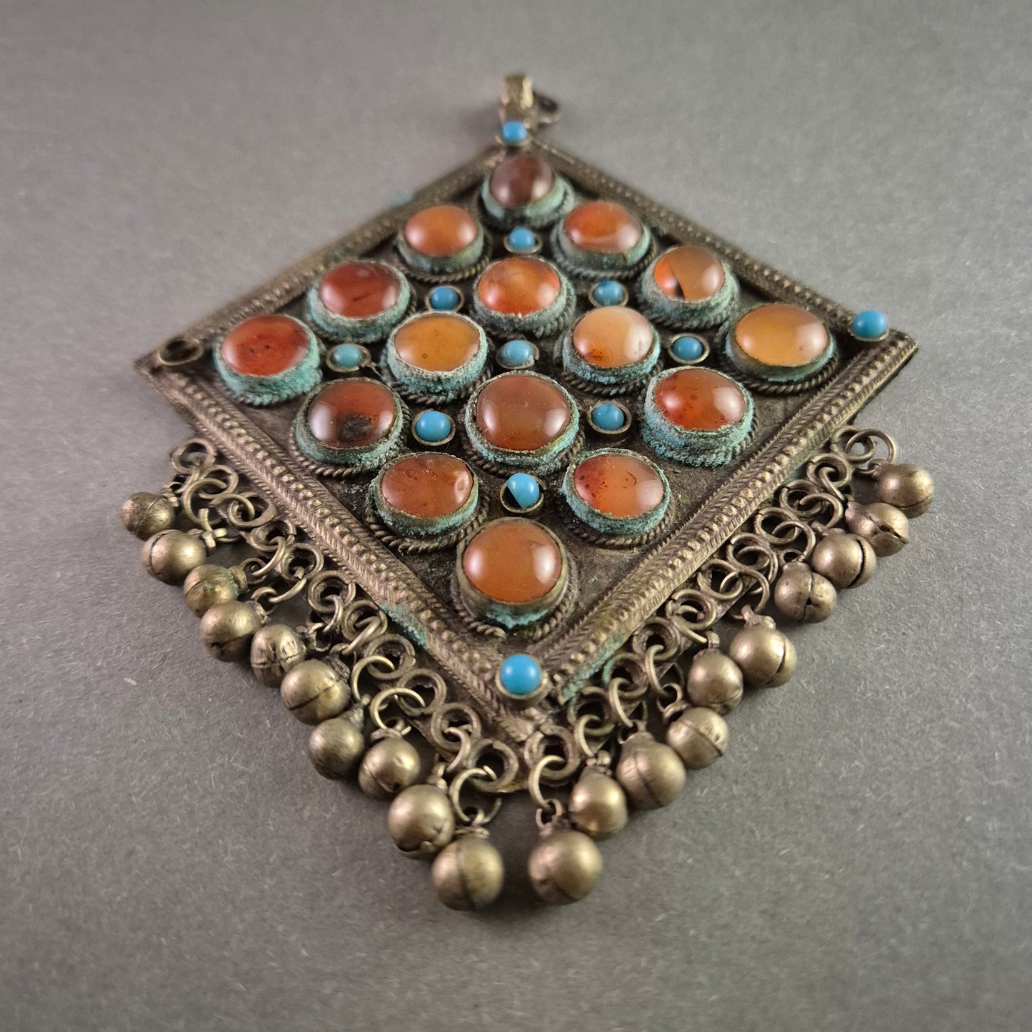 Antiker Berber-Anhänger aus Marokko – Handgefertigtes Ethno-Schmuckstück