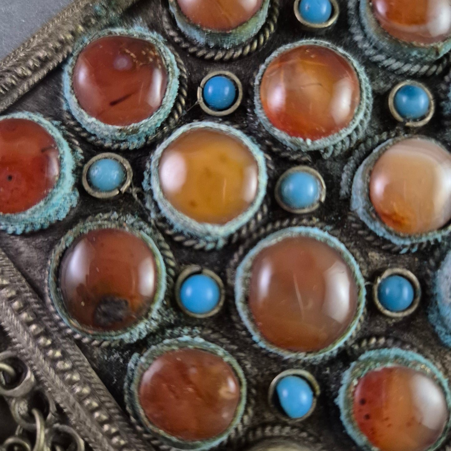 Antiker Berber-Anhänger aus Marokko – Handgefertigtes Ethno-Schmuckstück