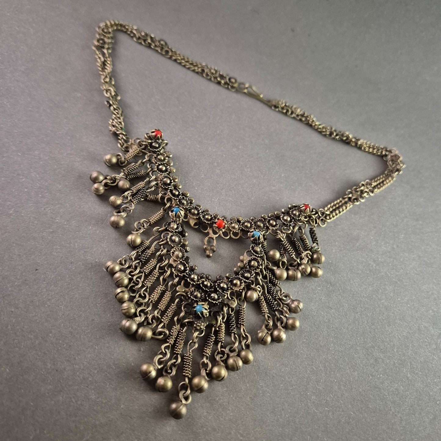 Antike Silberkette mit filigraner Ornamentik – Orientalischer Statement-Schmuck