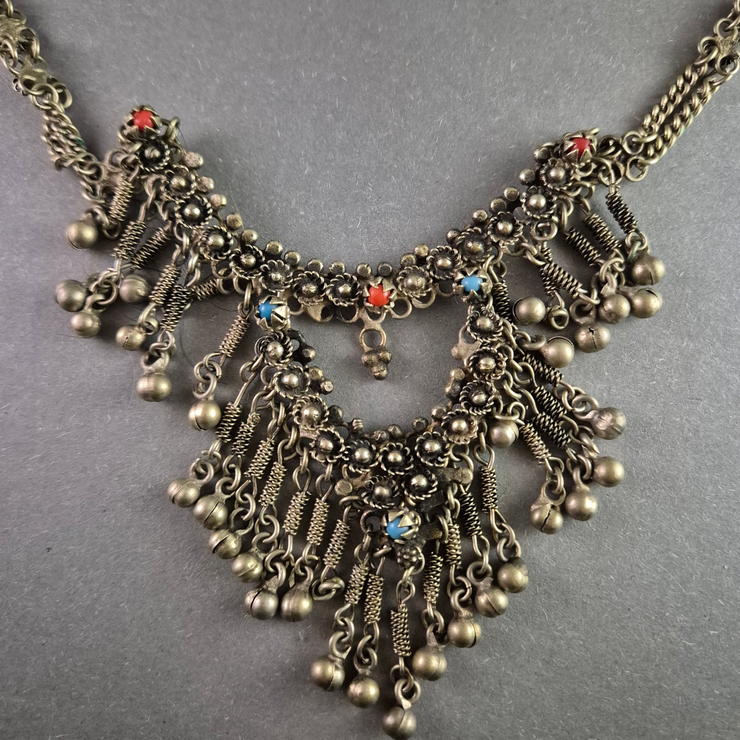 Antike Silberkette mit filigraner Ornamentik – Orientalischer Statement-Schmuck