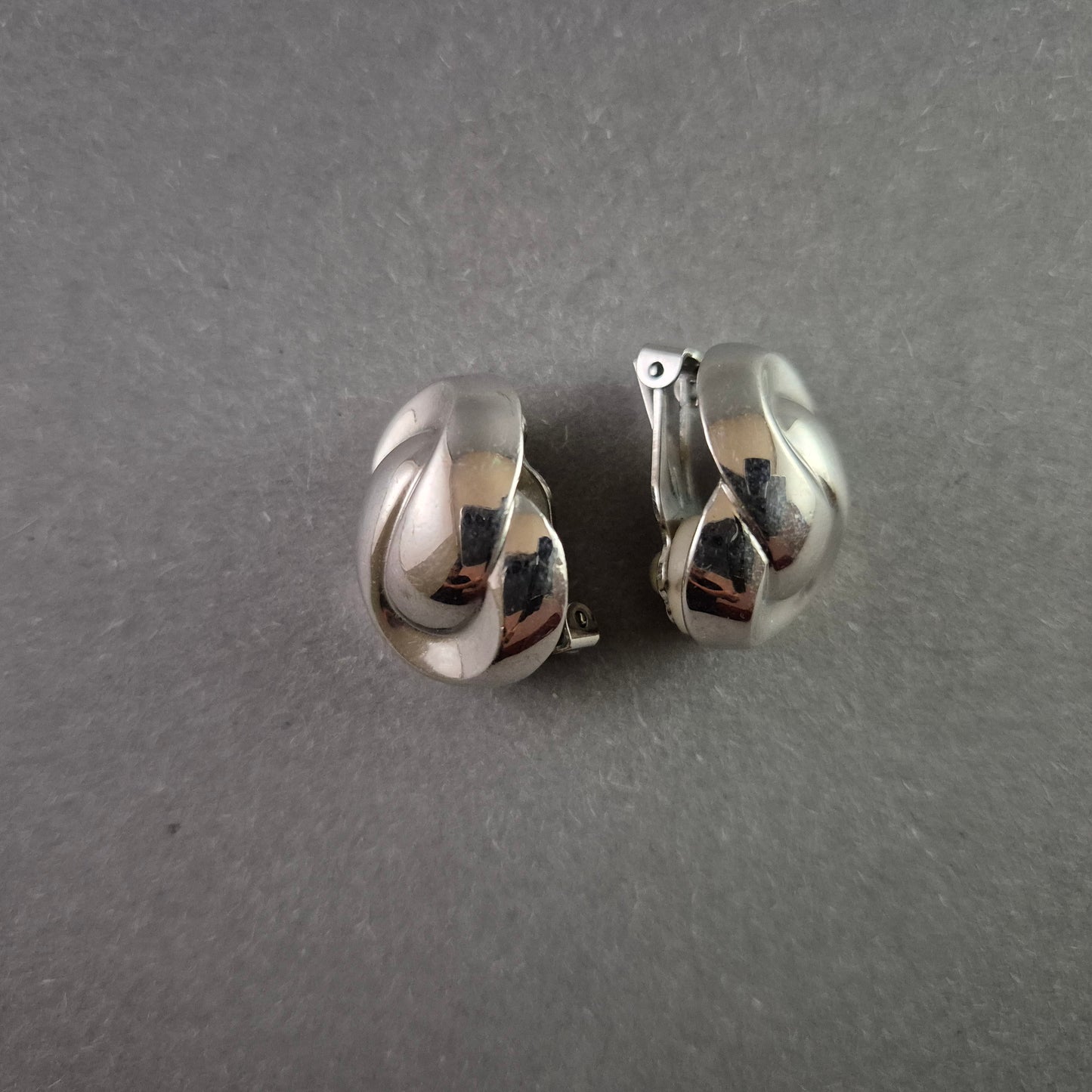 Vintage Silber Clip-Ohrringe – Elegante Knotenoptik