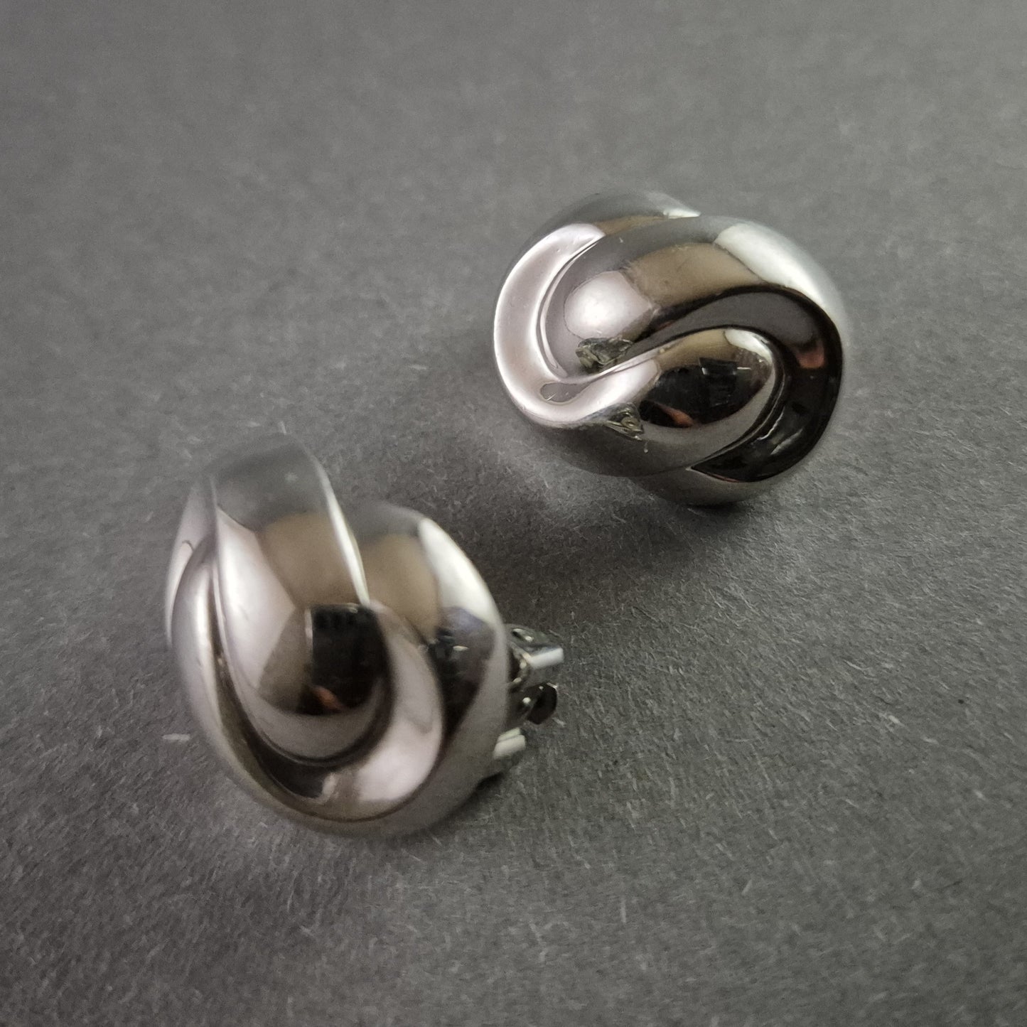 Vintage Silber Clip-Ohrringe – Elegante Knotenoptik