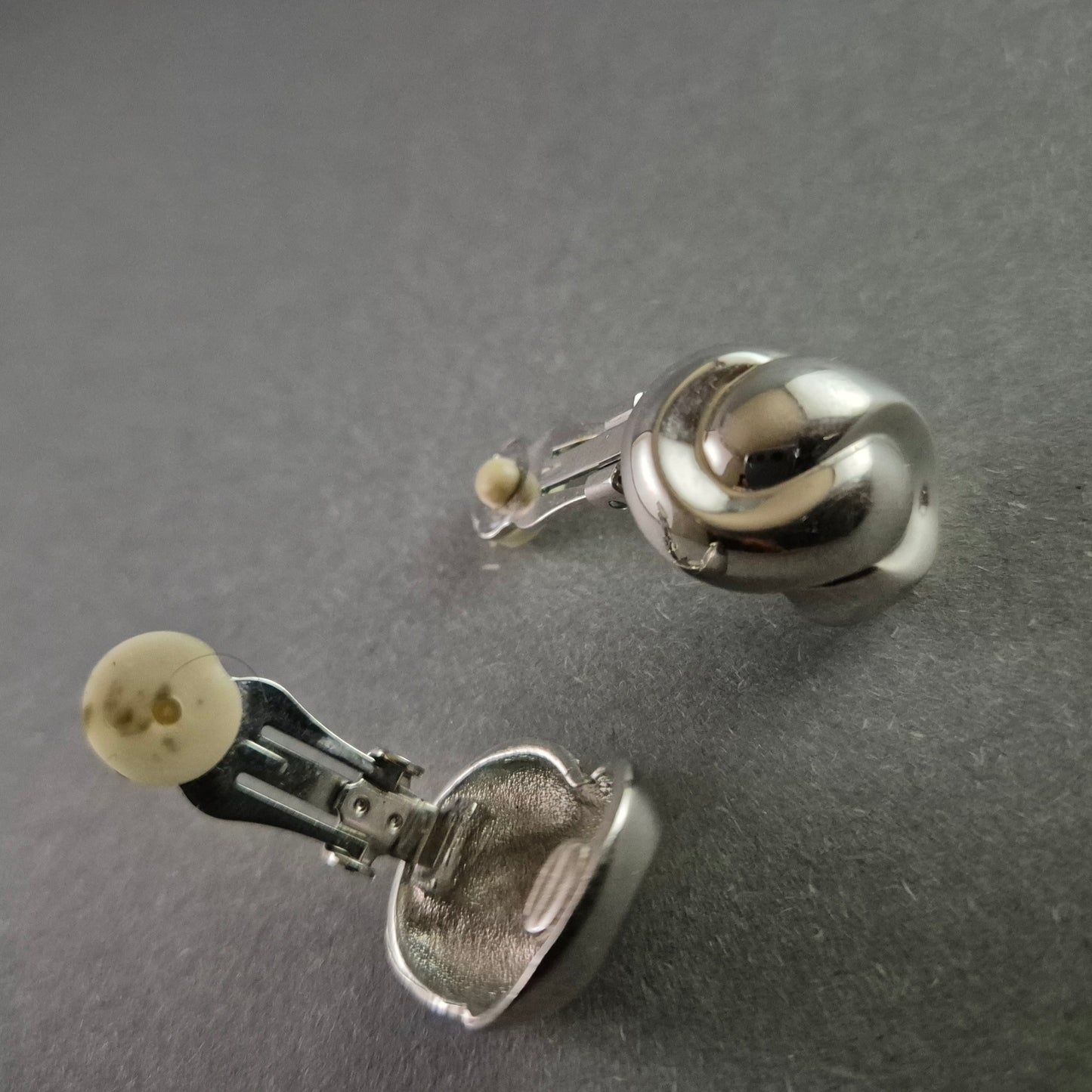 Vintage Silber Clip-Ohrringe – Elegante Knotenoptik