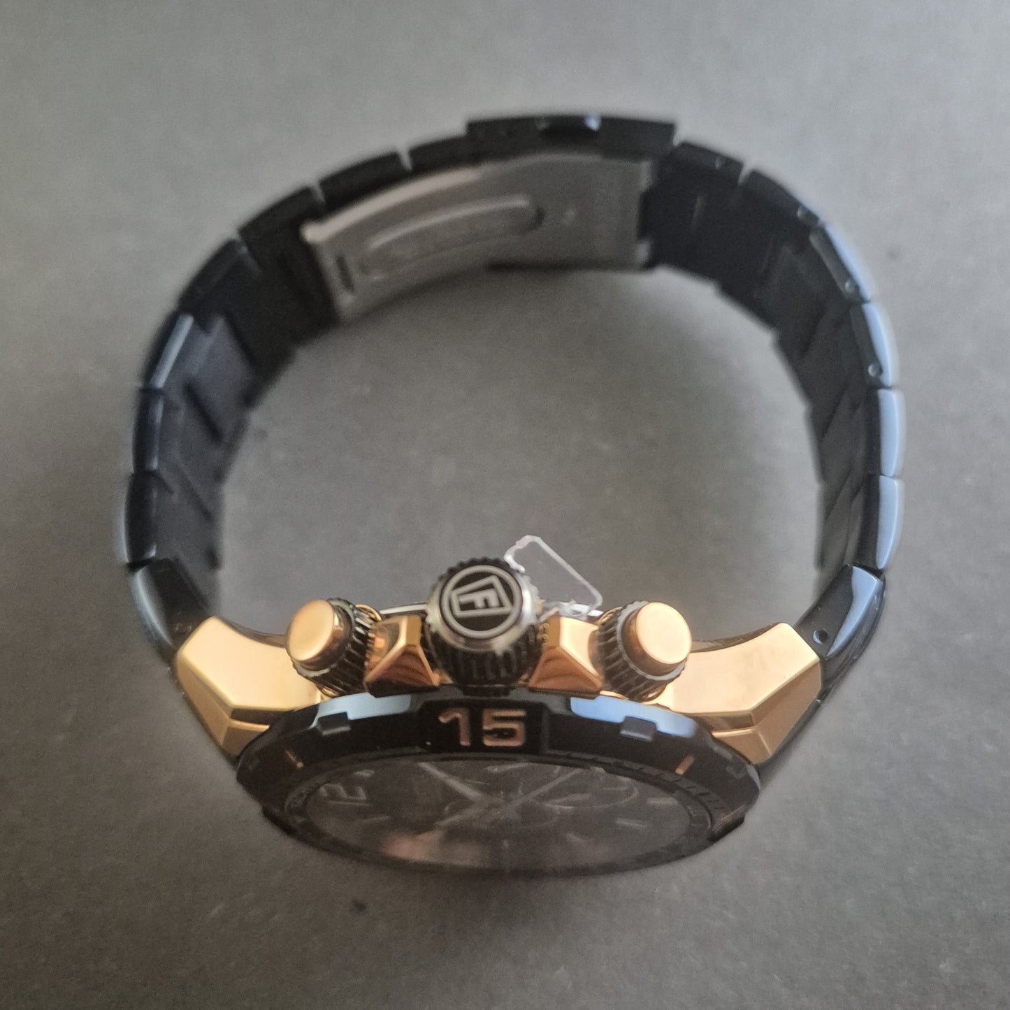 Sportliche Festina Herrenarmbanduhr – Robustes Design für Aktive