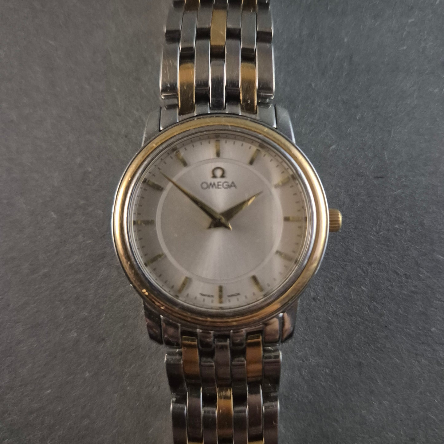 Luxuriöse Omega Damenarmbanduhr – Zeitlose Eleganz in Gold-Bicolor