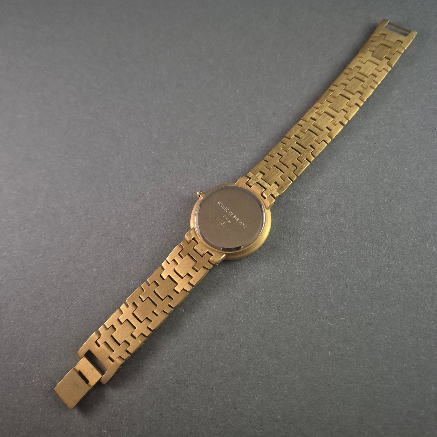 Klassische Regent Herrenarmbanduhr – Goldene Eleganz mit zeitlosem Stil