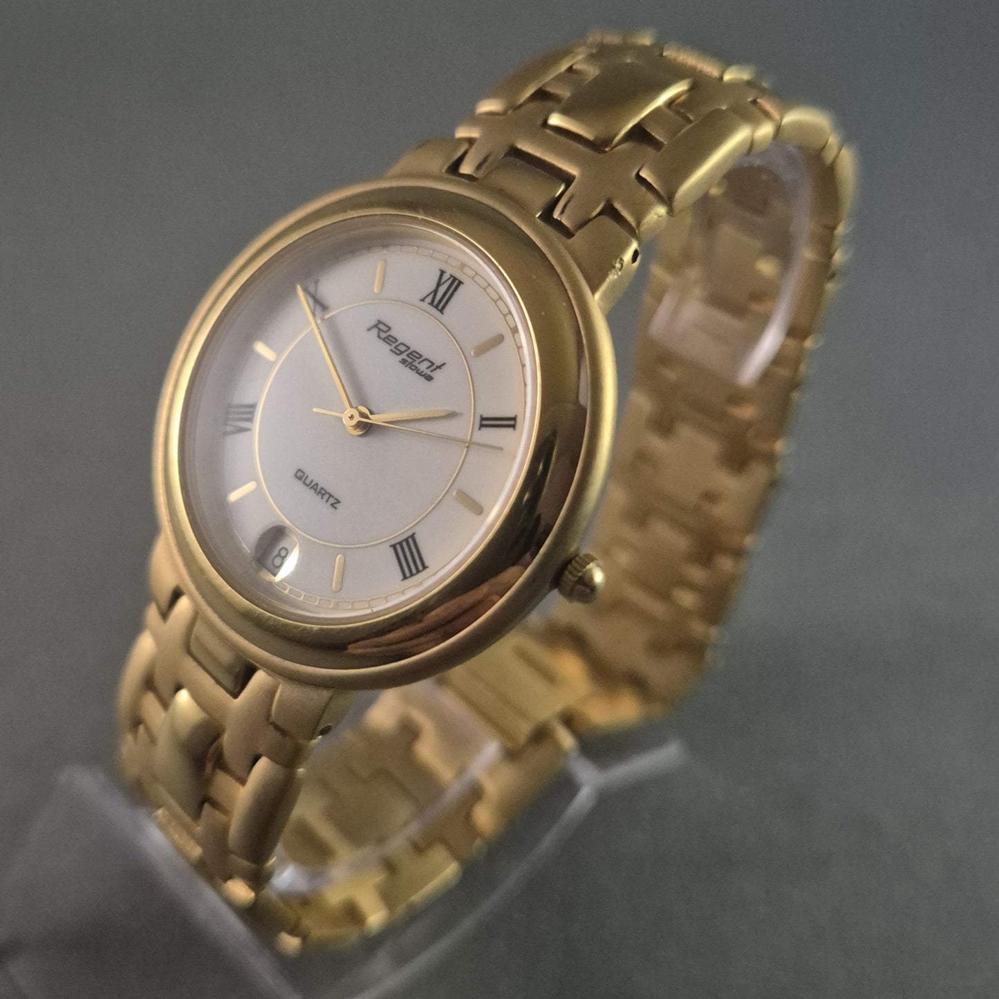 Klassische Regent Herrenarmbanduhr – Goldene Eleganz mit zeitlosem Stil