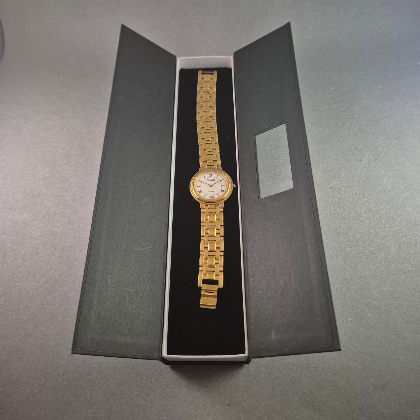 Klassische Regent Herrenarmbanduhr – Goldene Eleganz mit zeitlosem Stil