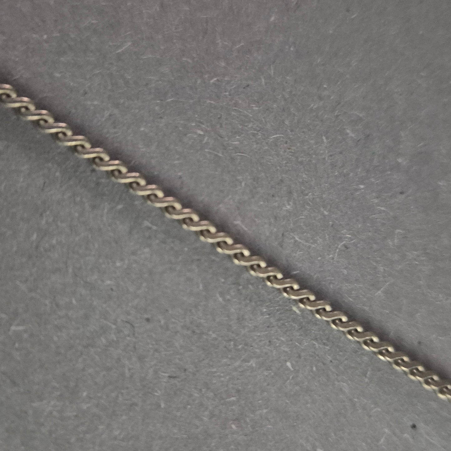 Elegante Halskette mit Herzanhänger – Natürliche Schönheit in Grün