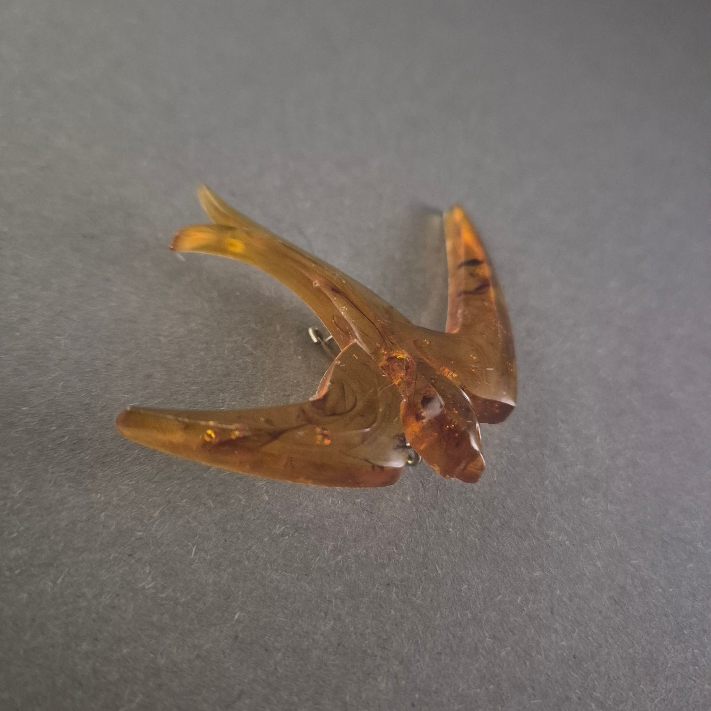 Vintage Bernstein-Brosche – Elegante Vogel-Form im Retro-Stil