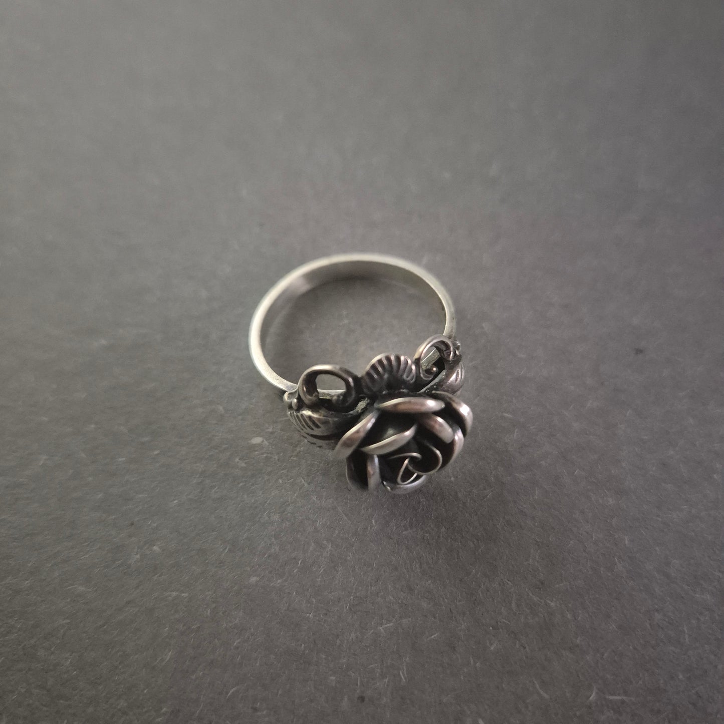 Elegantes Silber-Schmuckset mit Rosenmotiv – Zeitlose Schönheit