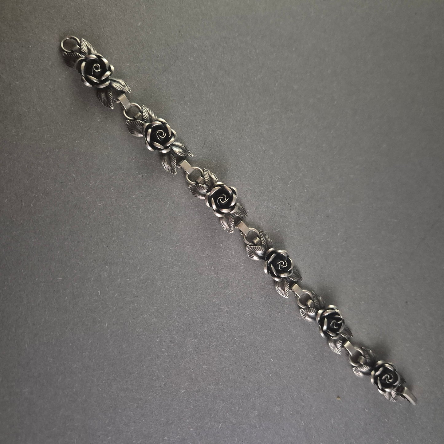 Elegantes Silber-Schmuckset mit Rosenmotiv – Zeitlose Schönheit