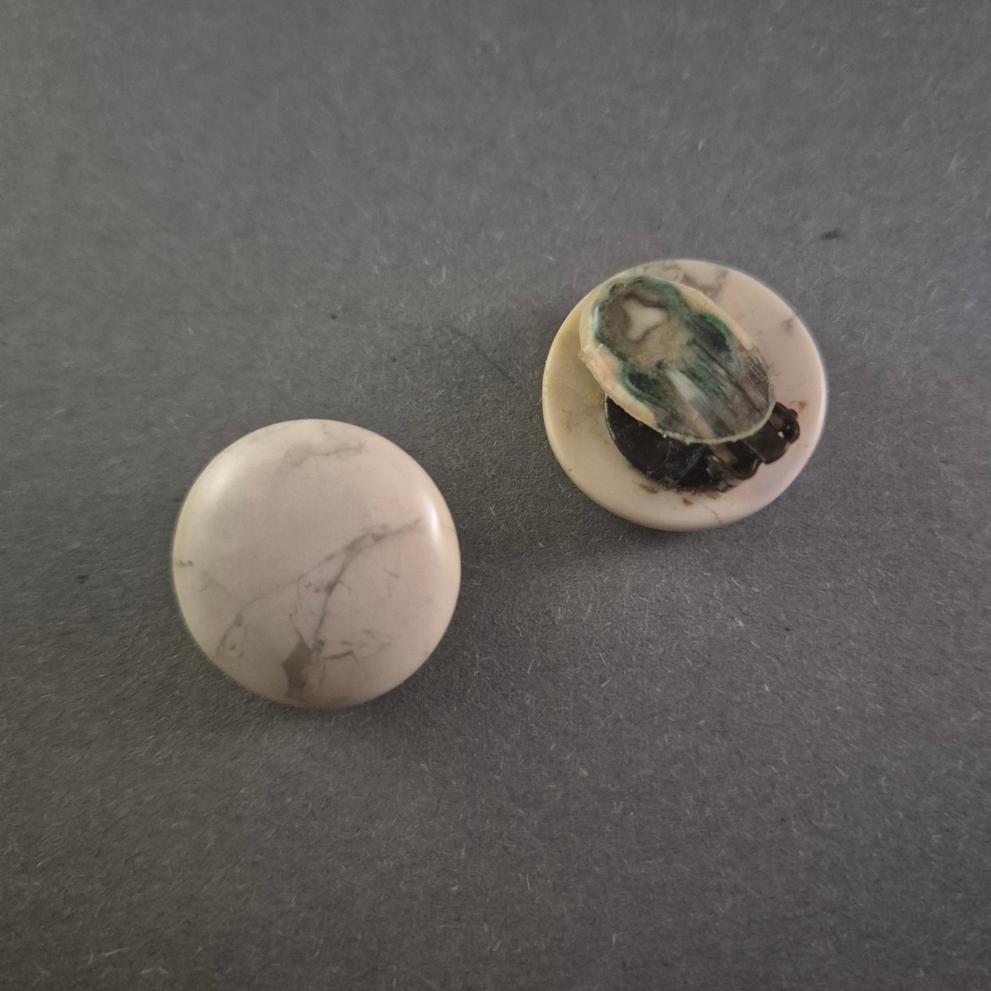 Vintage runde Manschettenknöpfe aus Howlith – Eleganter Retro-Stil für Herren