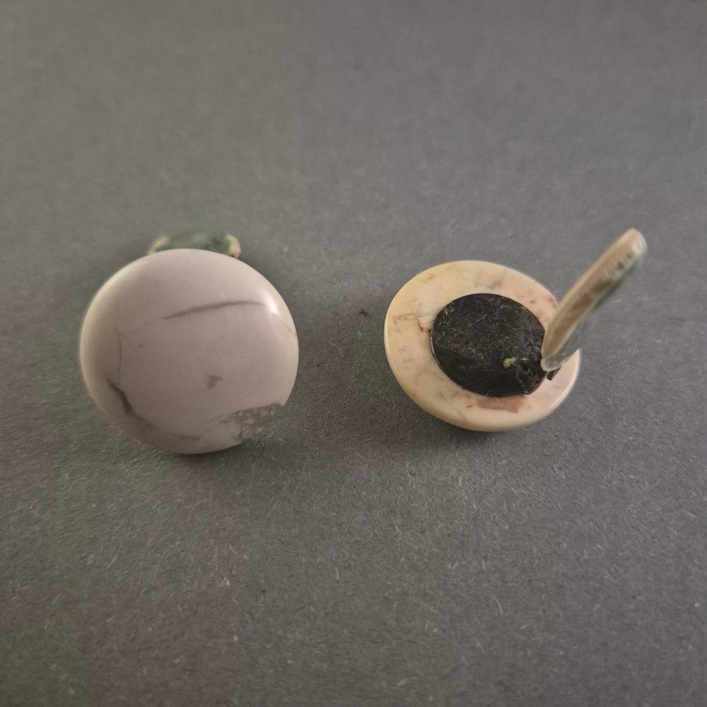 Vintage runde Manschettenknöpfe aus Howlith – Eleganter Retro-Stil für Herren