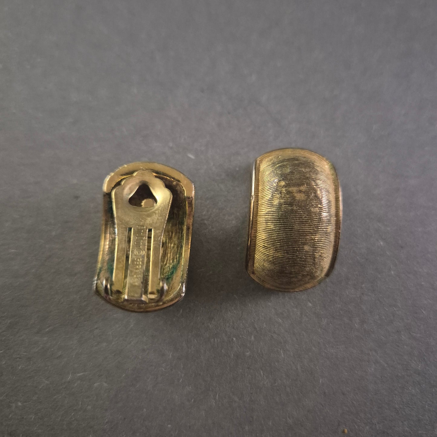 Christian Dior Vintage-Ohrringe – Vergoldete Designer-Clips aus Deutschland