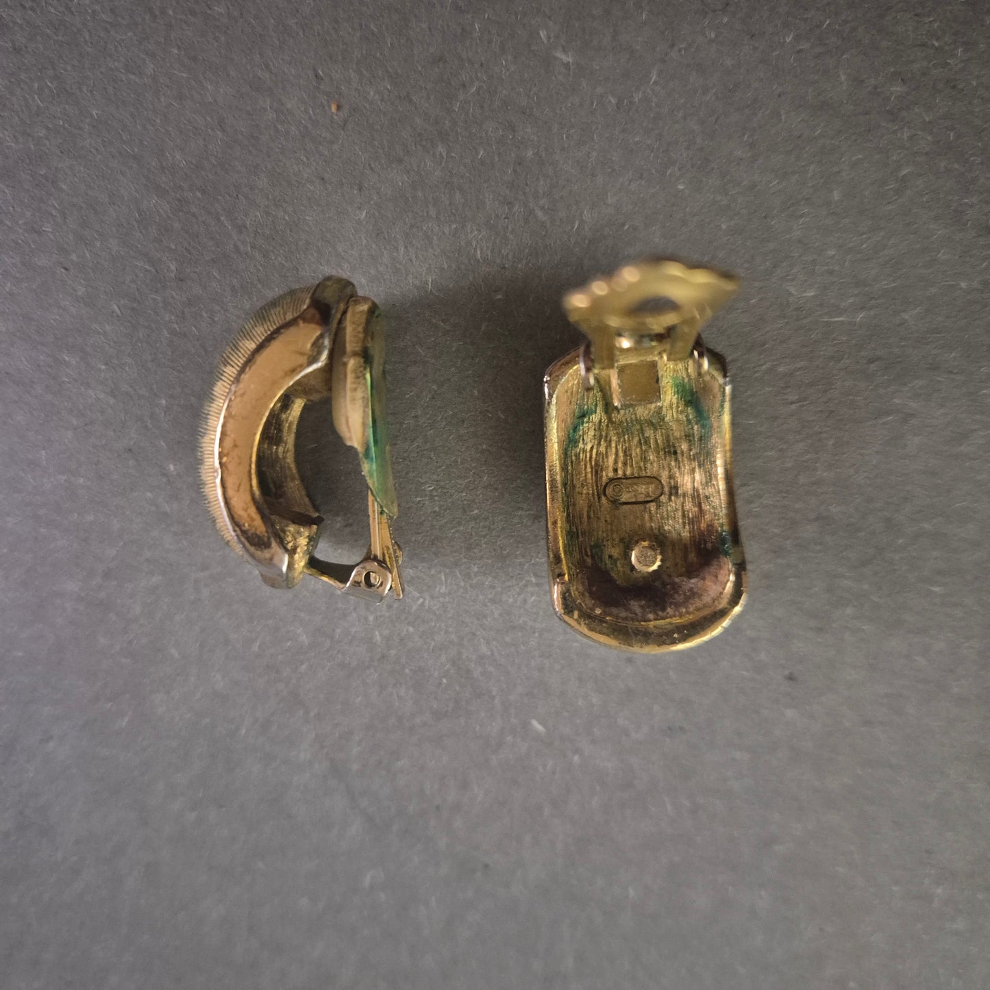 Christian Dior Vintage-Ohrringe – Vergoldete Designer-Clips aus Deutschland