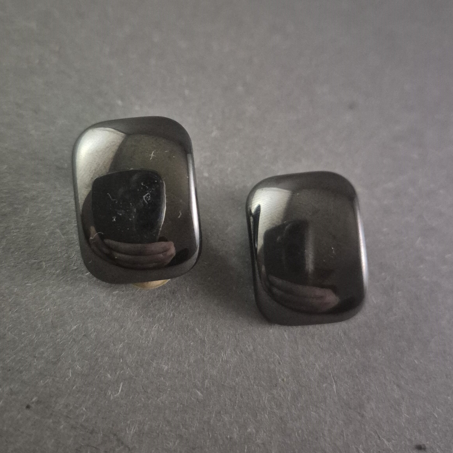 Vintage Clip-Ohrringe mit schwarzem Glanz – Klassische Eleganz mit Retro-Charme