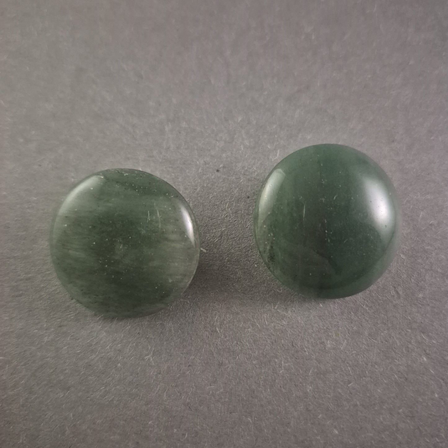 Vintage Clip-Ohrringe aus grünem Aventurin – Eleganter Naturstein-Look