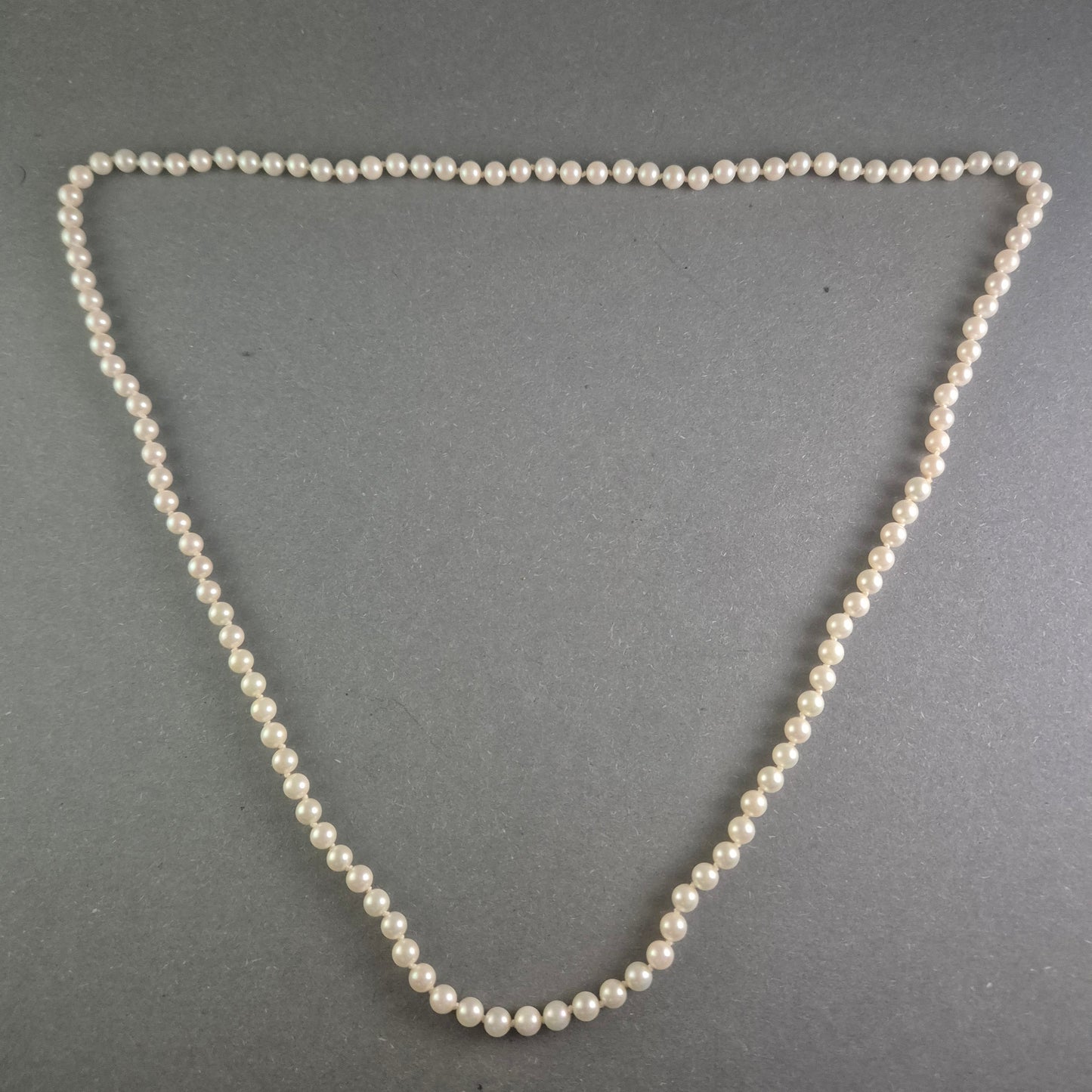 Elegante Perlenkette – Klassisches Design für zeitlose Eleganz