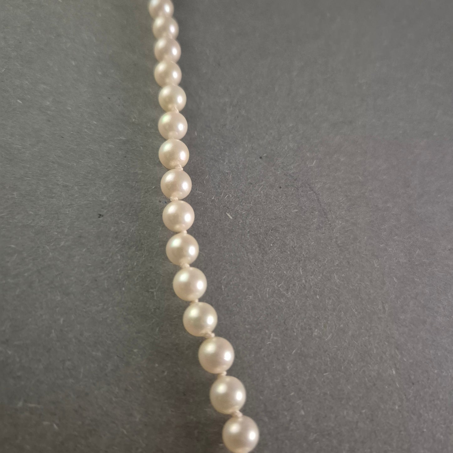 Elegante Perlenkette – Klassisches Design für zeitlose Eleganz