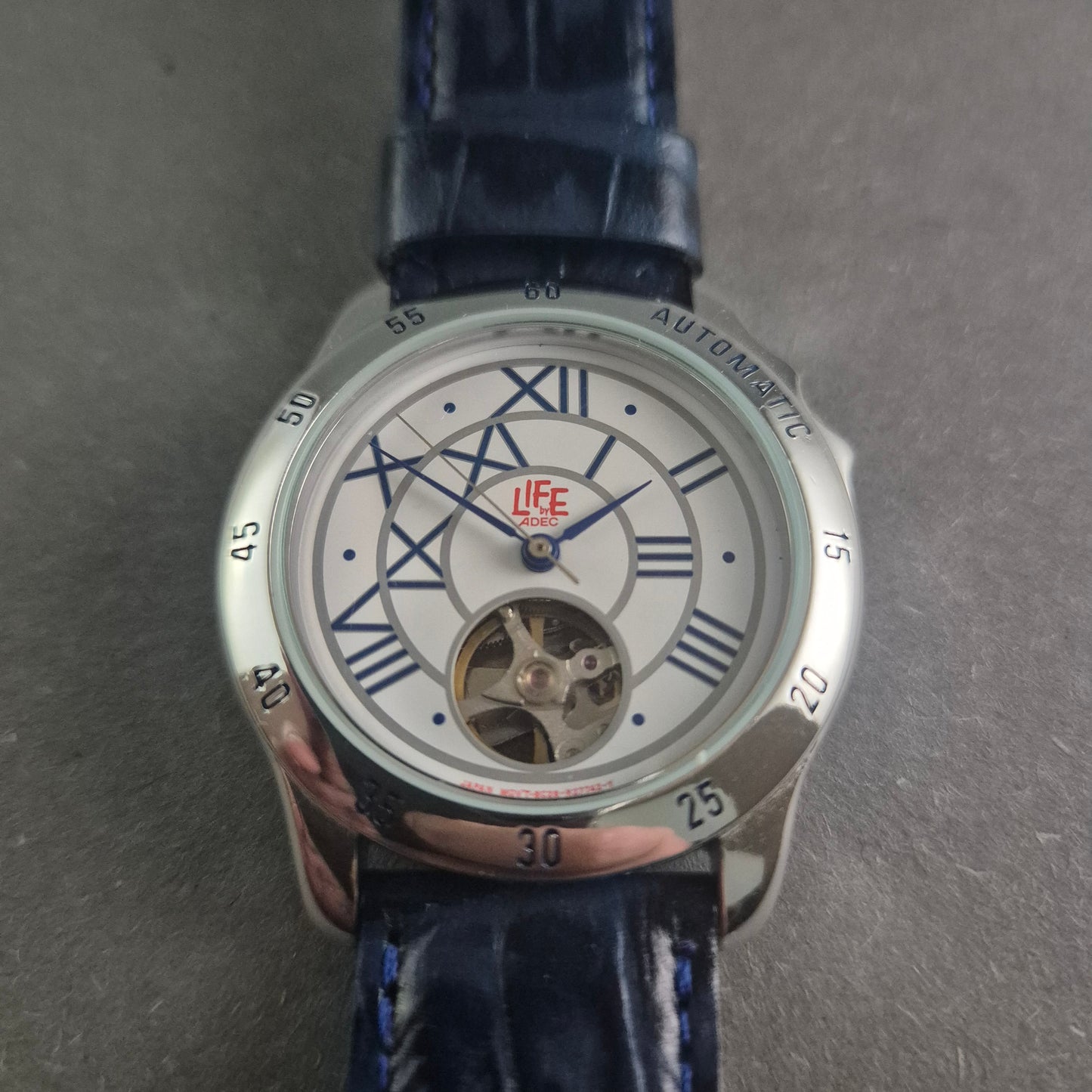 Exklusive LIFE by ADEC Automatikuhr – Klassisches Design mit Sichtfenster