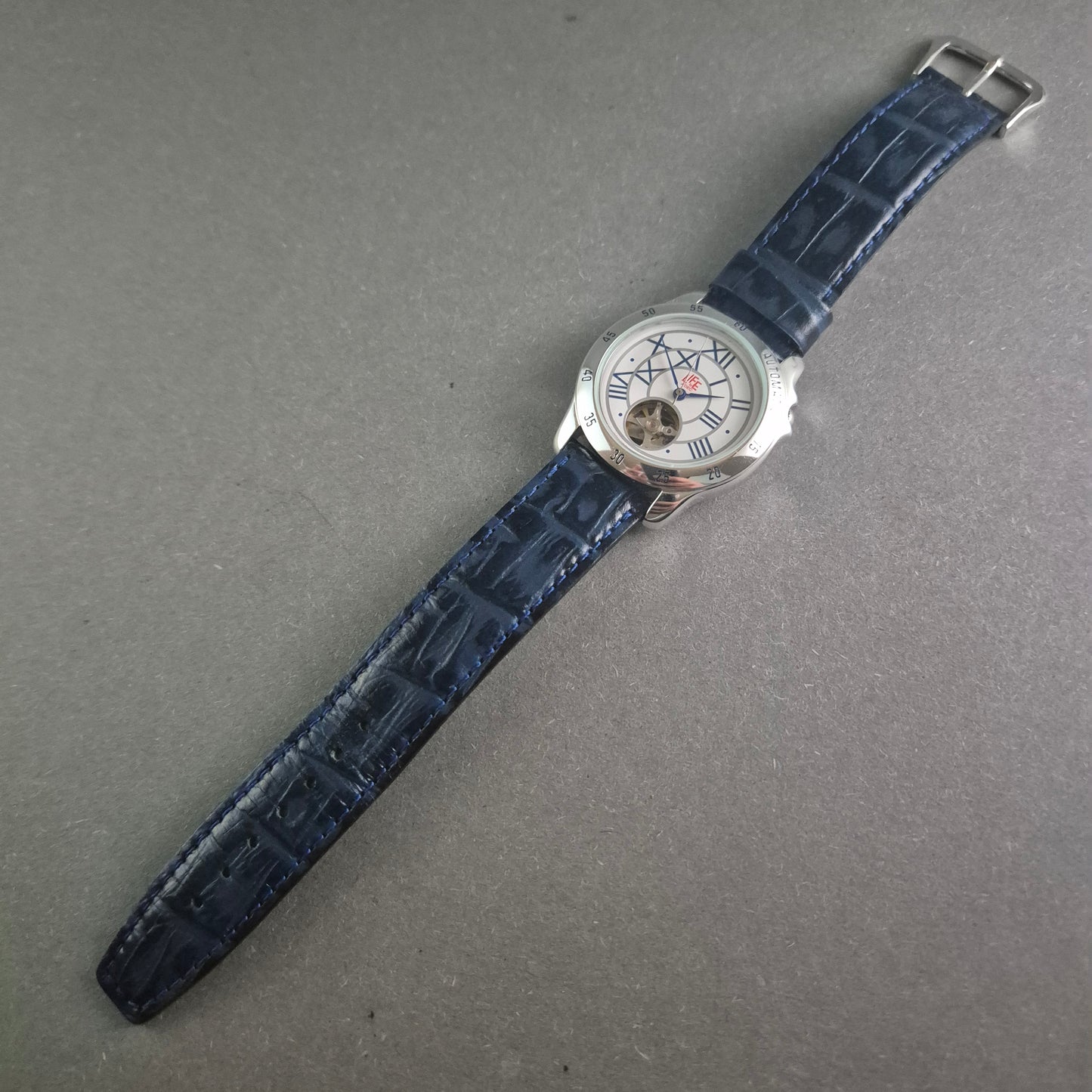 Exklusive LIFE by ADEC Automatikuhr – Klassisches Design mit Sichtfenster