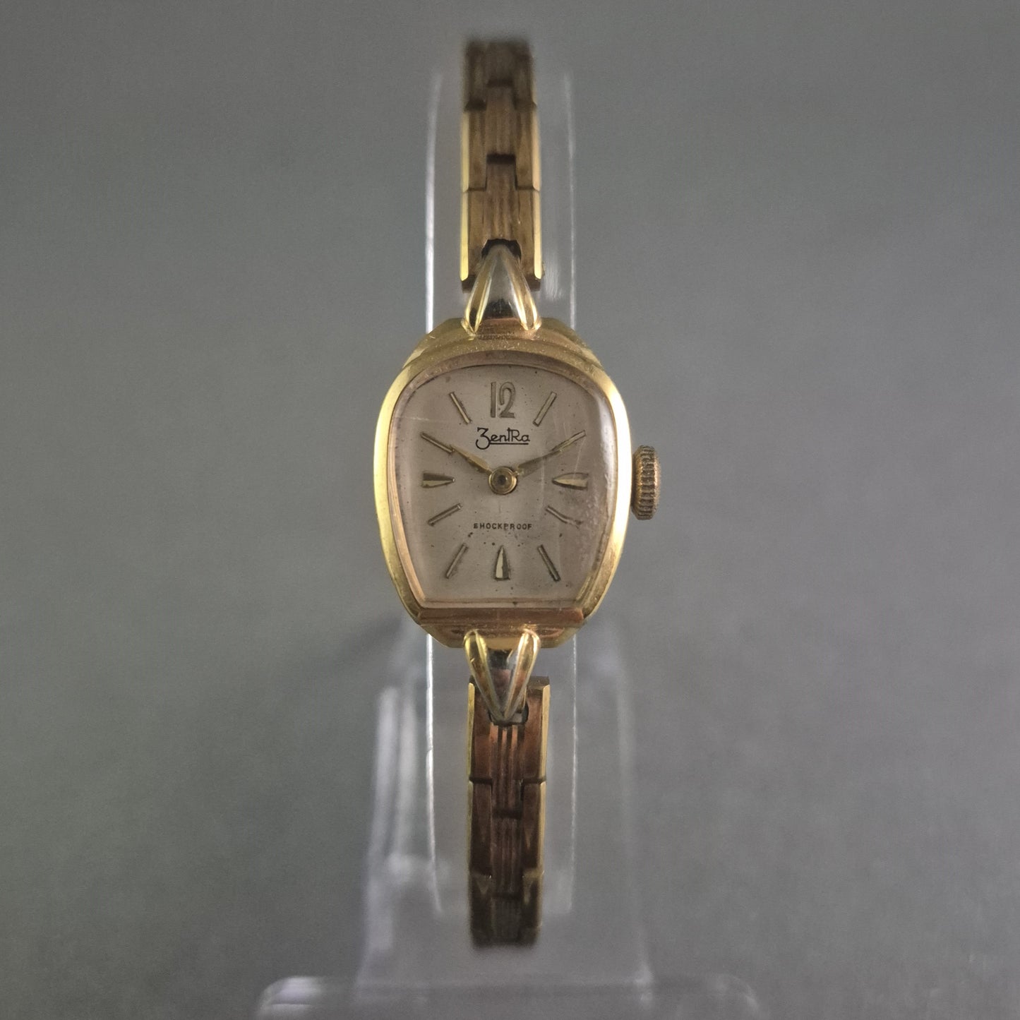 Vintage ZentRa Damenuhr – Klassische Eleganz in Goldoptik