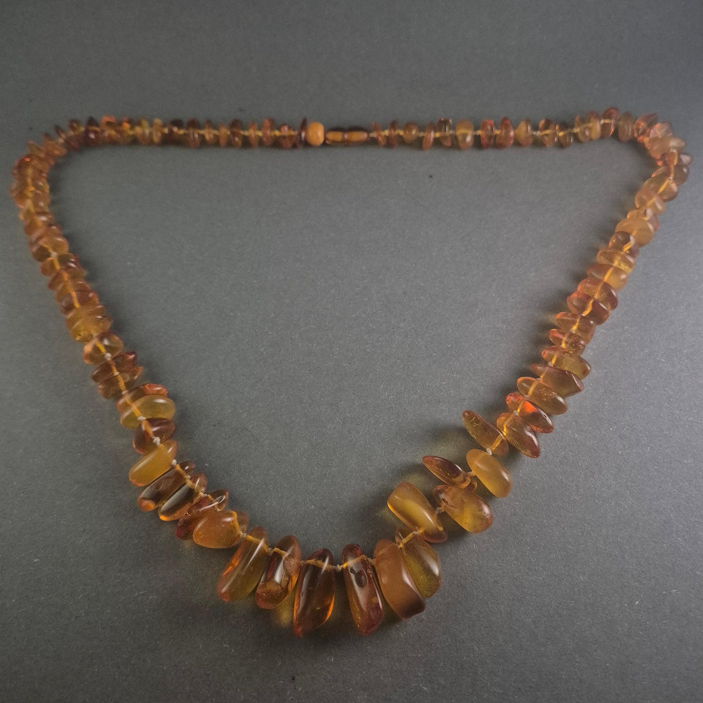 Echte Bernstein-Kette – Naturbelassene Eleganz in warmem Honigton