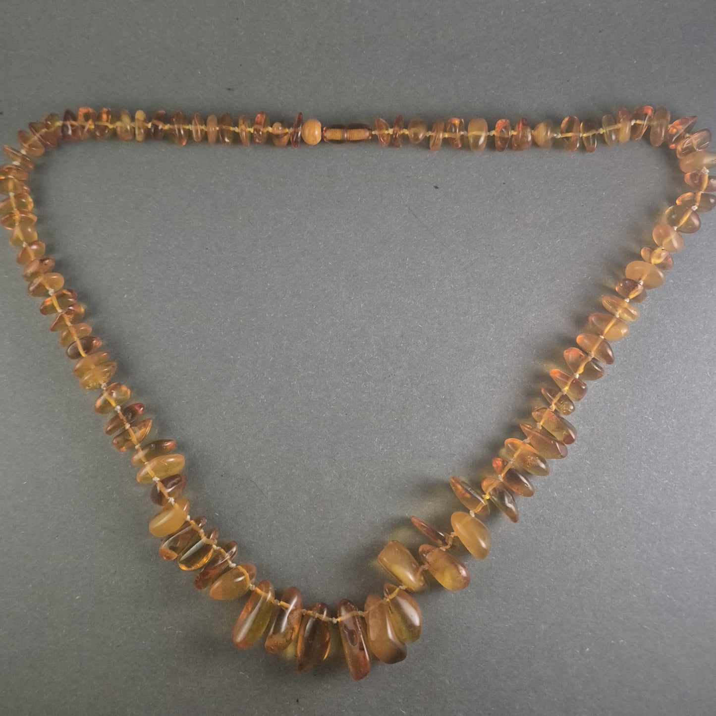 Echte Bernstein-Kette – Naturbelassene Eleganz in warmem Honigton