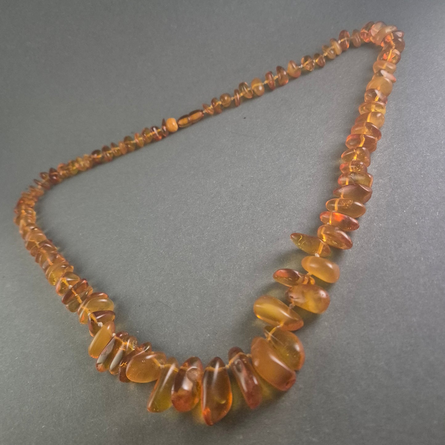 Echte Bernstein-Kette – Naturbelassene Eleganz in warmem Honigton