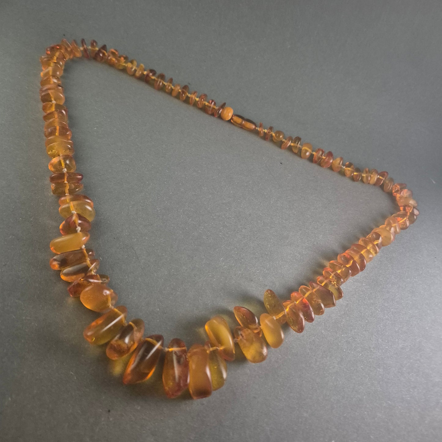 Echte Bernstein-Kette – Naturbelassene Eleganz in warmem Honigton