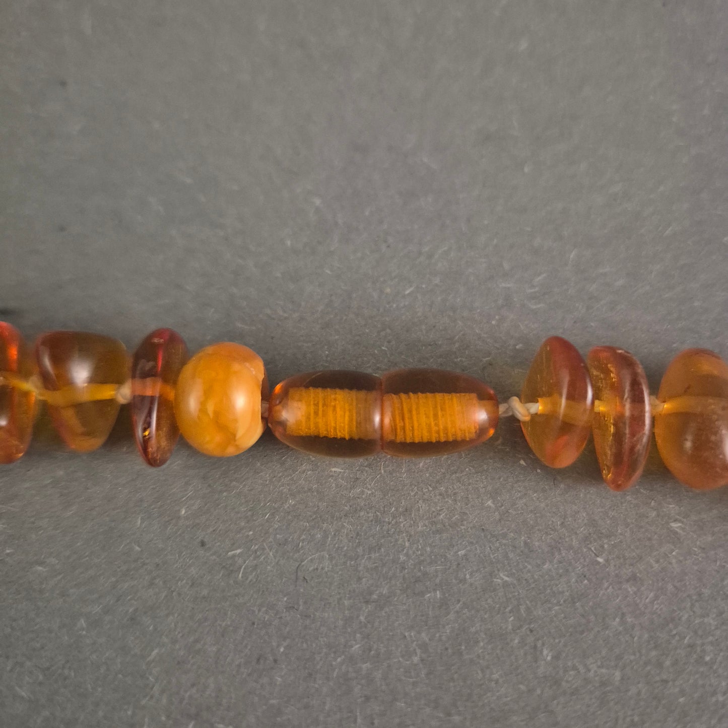 Echte Bernstein-Kette – Naturbelassene Eleganz in warmem Honigton