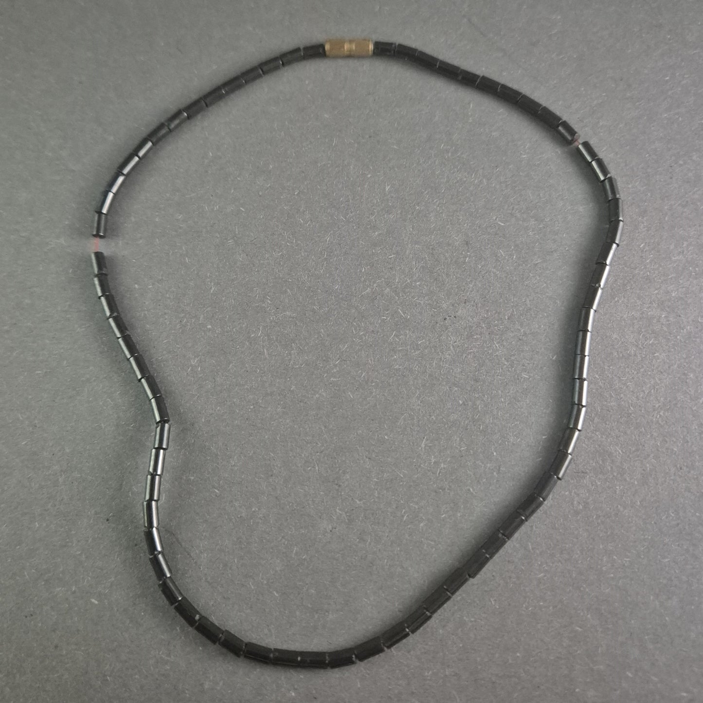 Magnetit-Hämatit Kette – Elegantes Schwarz mit metallischem Glanz