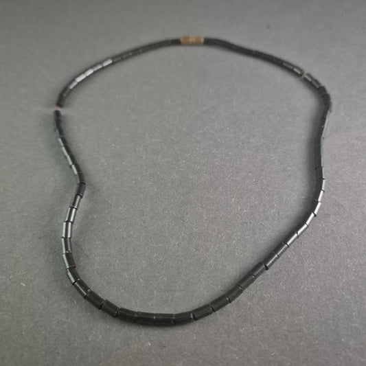 Magnetit-Hämatit Kette – Elegantes Schwarz mit metallischem Glanz