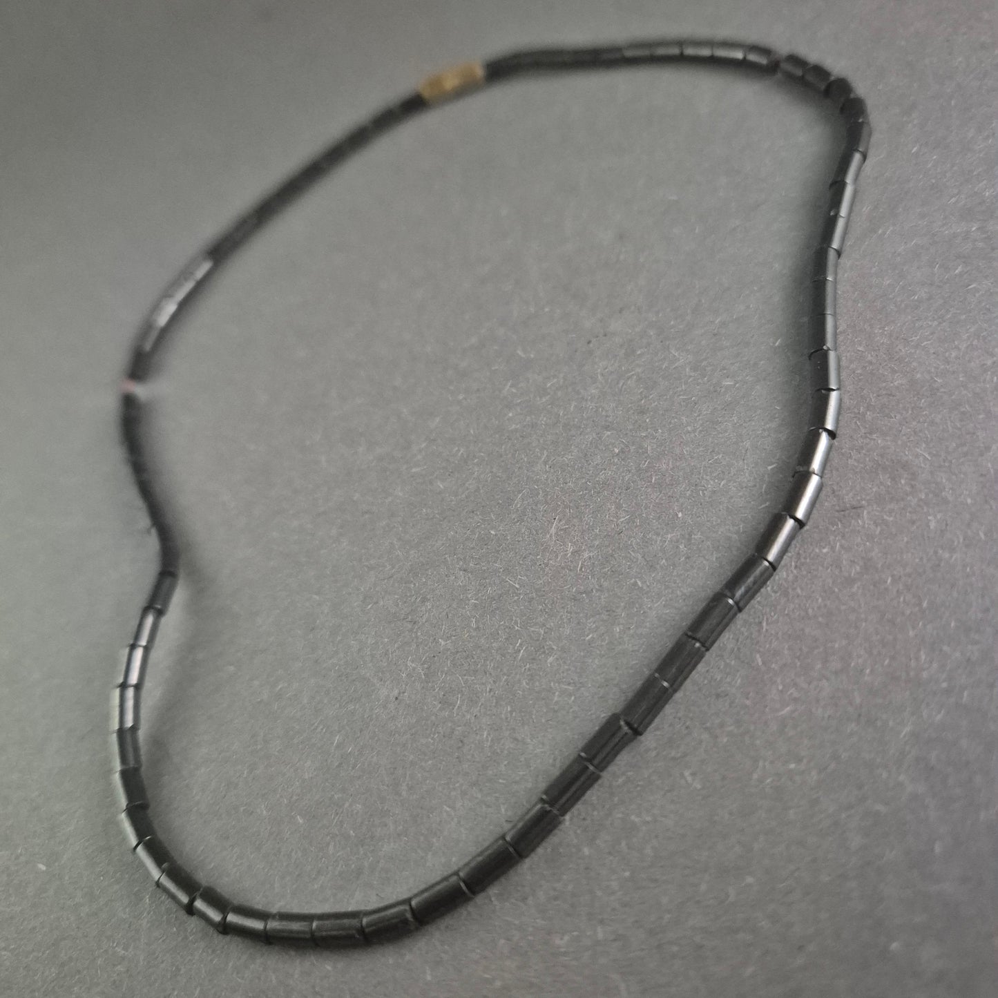 Magnetit-Hämatit Kette – Elegantes Schwarz mit metallischem Glanz