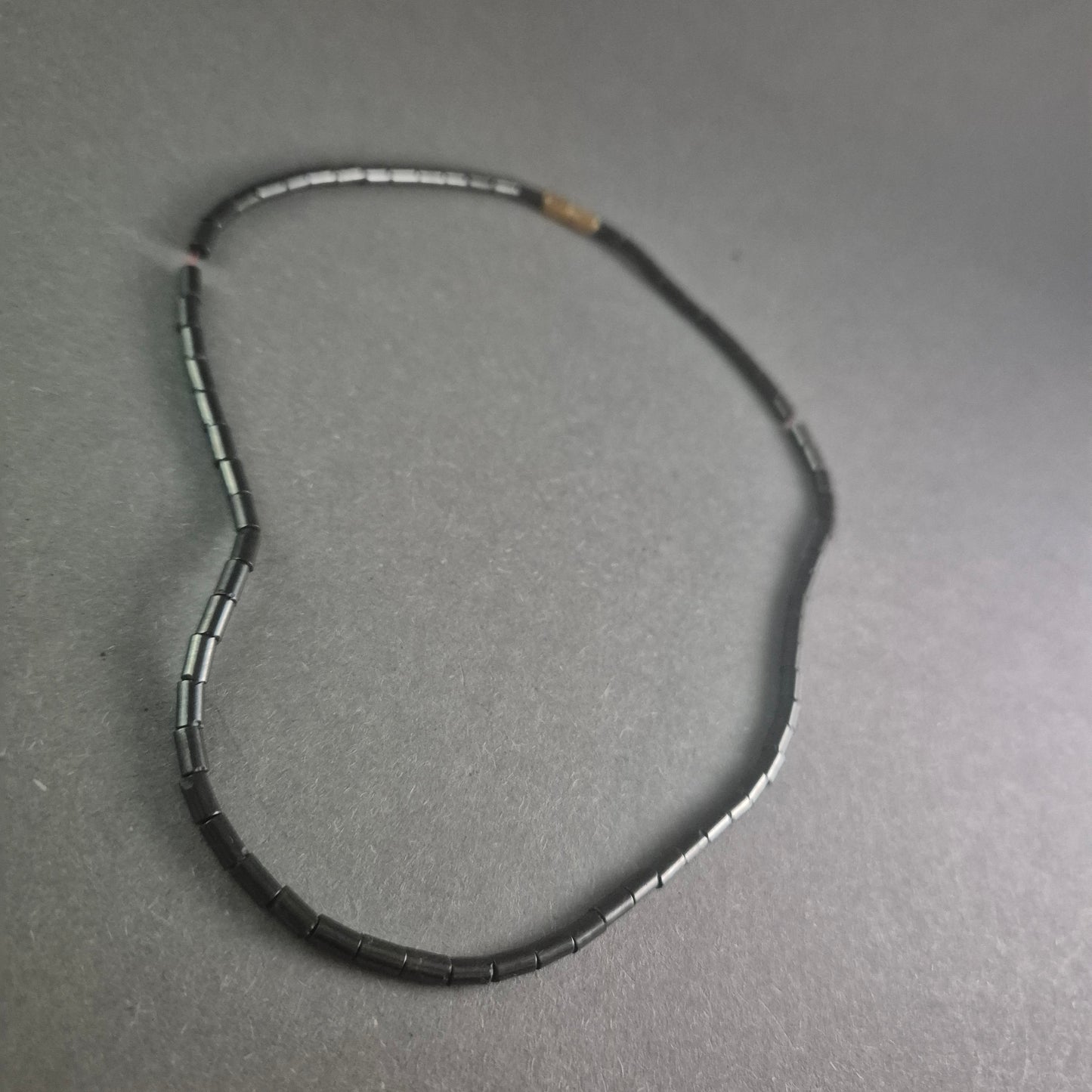 Magnetit-Hämatit Kette – Elegantes Schwarz mit metallischem Glanz