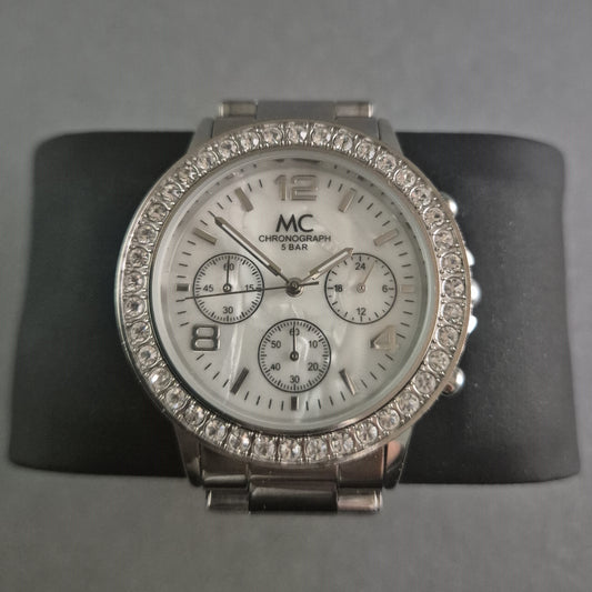 MC Chronograph Damenarmbanduhr – Eleganz mit Kristallbesatz