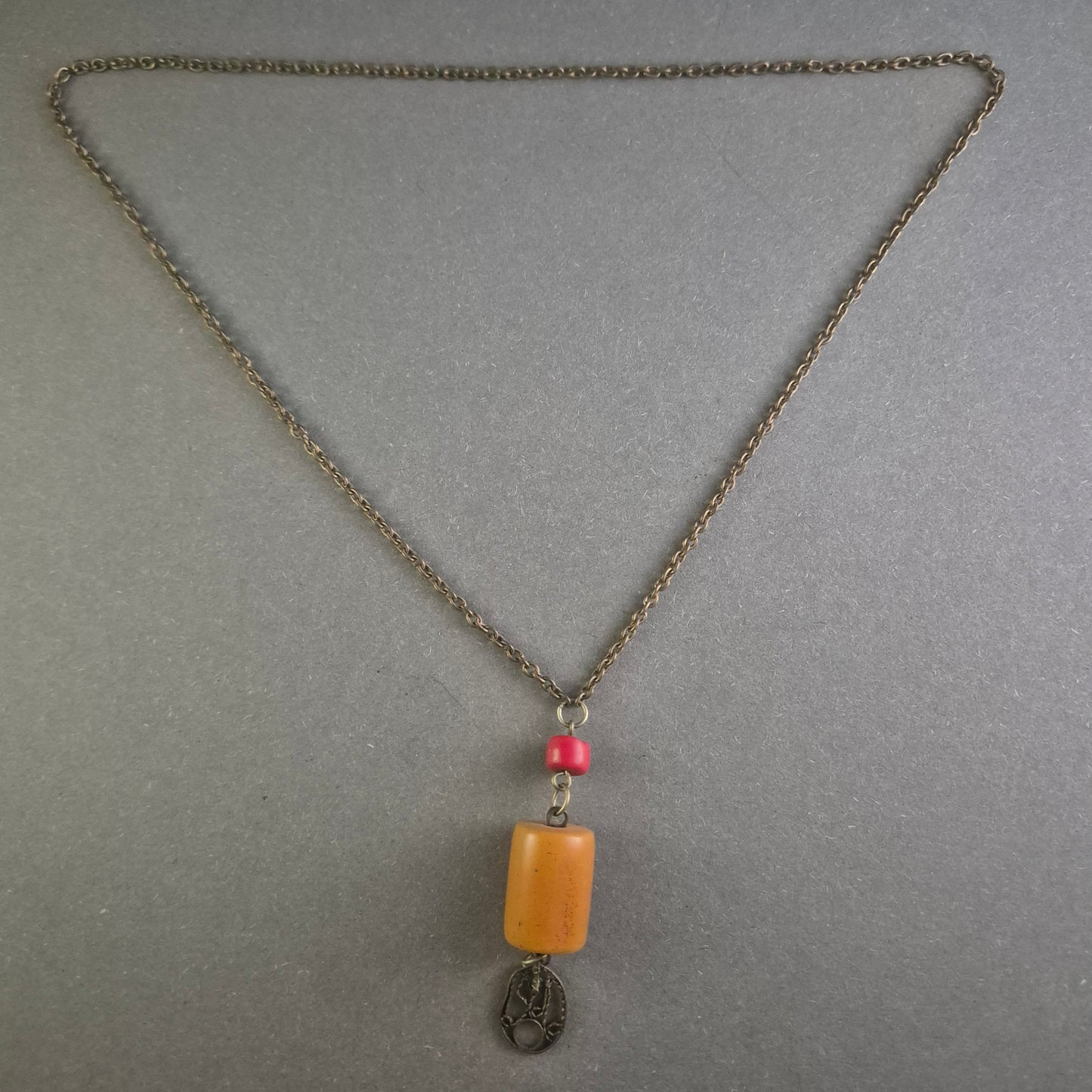 Antike Silberkette mit Bernstein- und Koralle-Perlen, Orientalisches Design