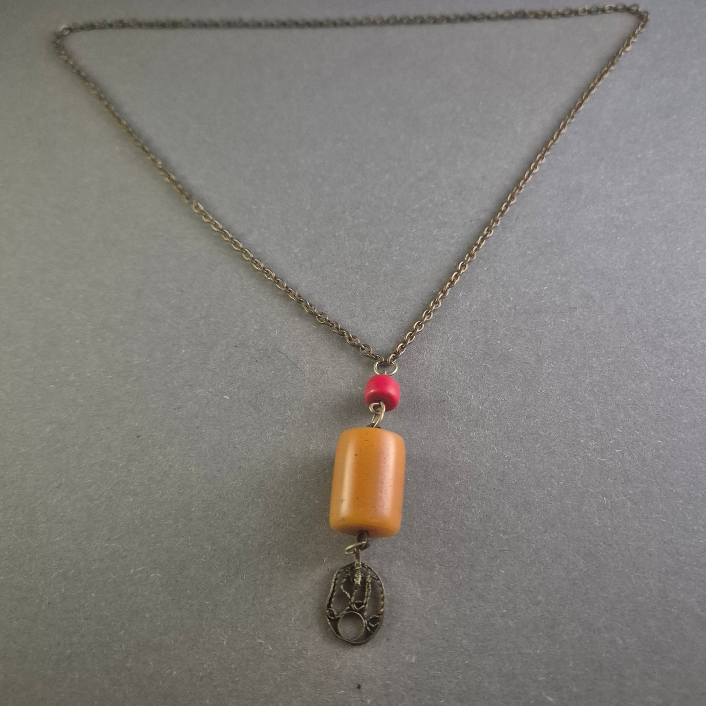 Antike Silberkette mit Bernstein- und Koralle-Perlen, Orientalisches Design