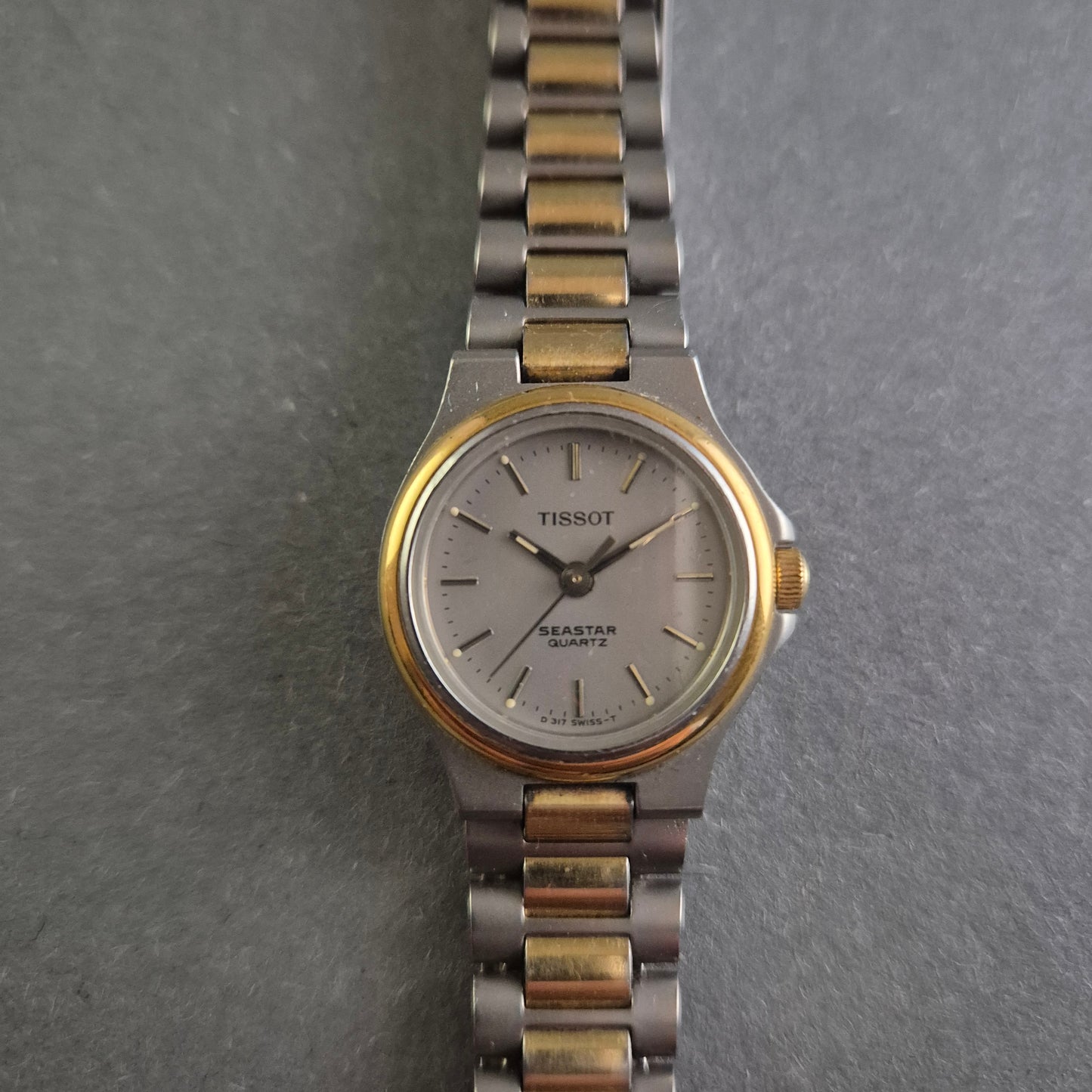 Elegante Tissot Seastar Damenarmbanduhr – Zeitlose Eleganz in Bicolor-Design