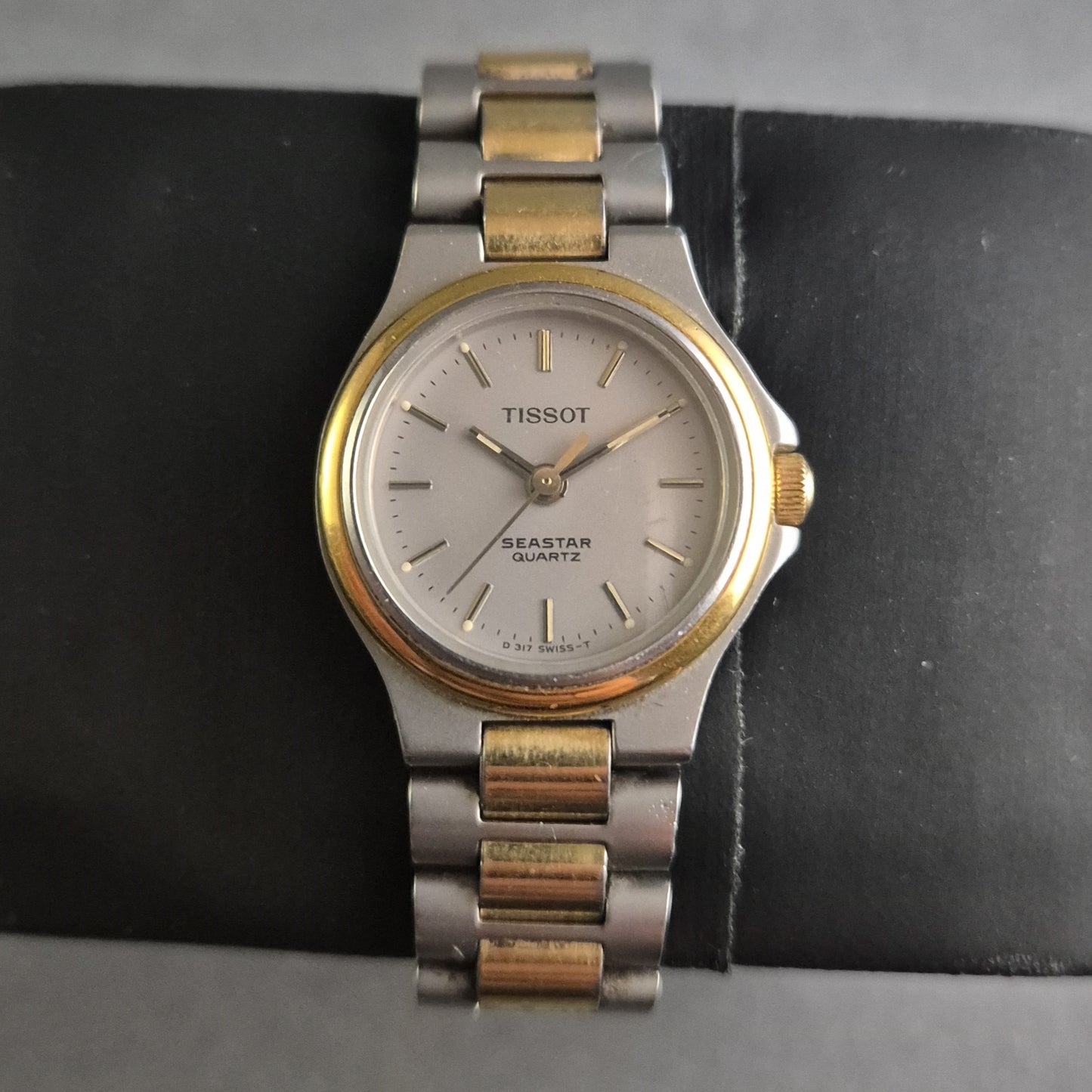 Elegante Tissot Seastar Damenarmbanduhr – Zeitlose Eleganz in Bicolor-Design