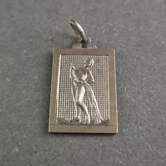 Eleganter Silberanhänger mit Gravur – Klassisches Design