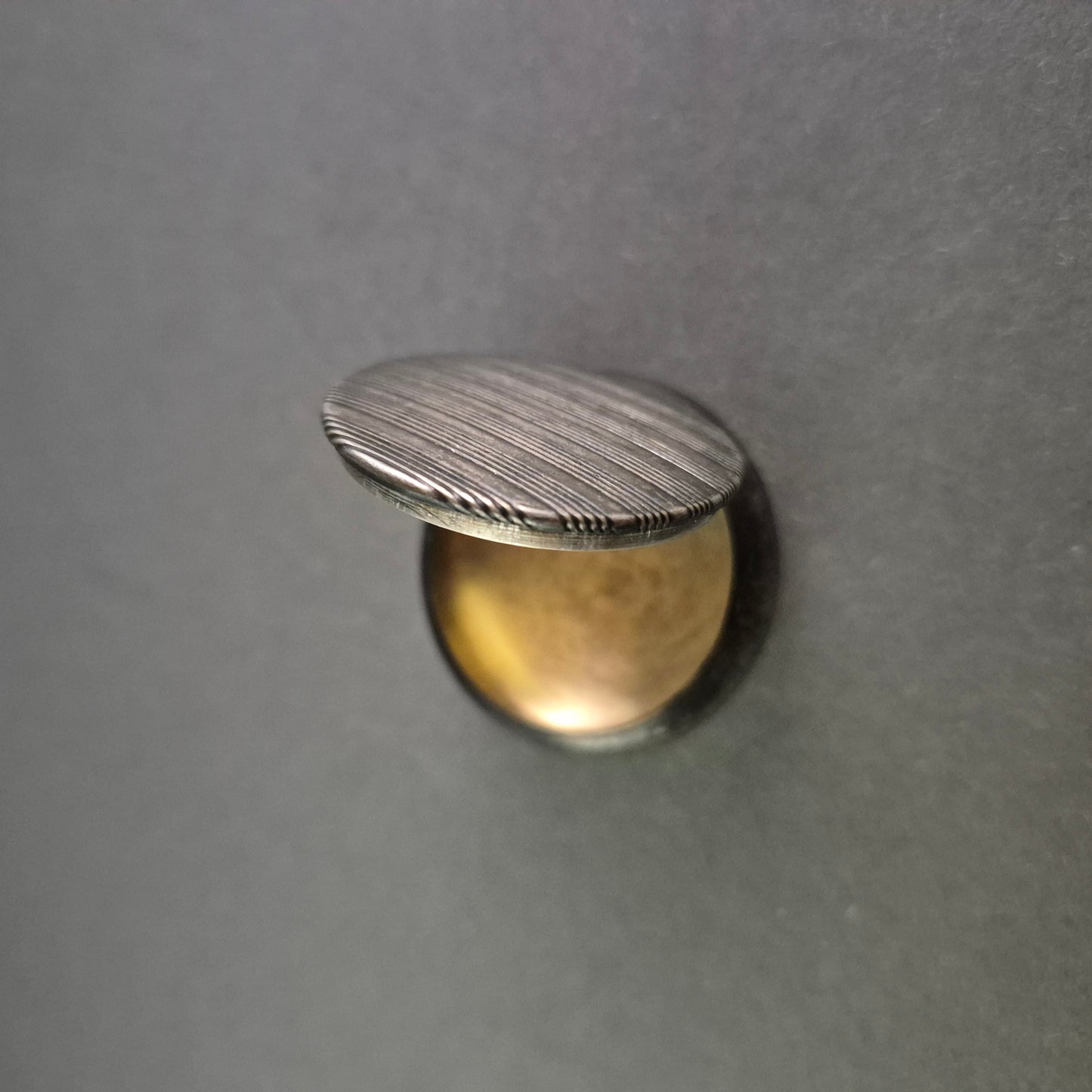 Antikes Runddöschen aus Silber – Zeitloses Design mit Gold-Innenleben